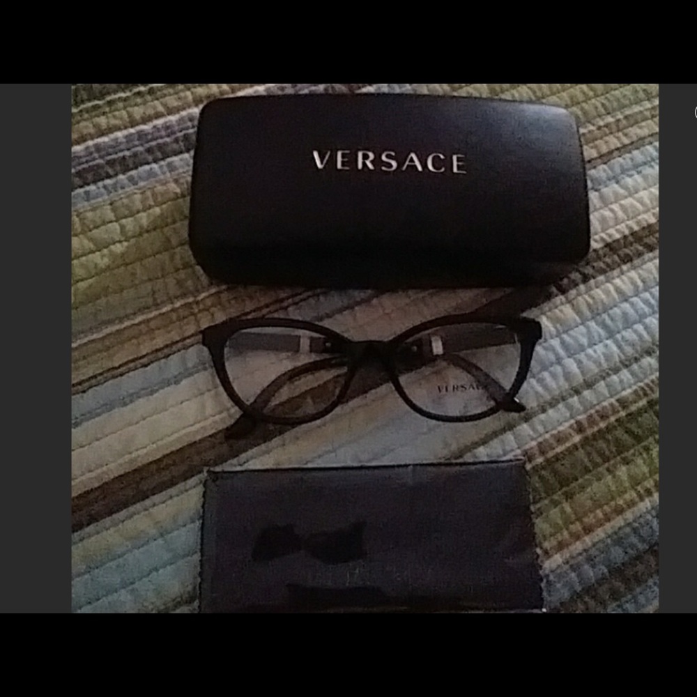 Versace glasses authentic( NEW) w/ Case and cloth